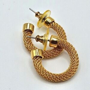 VINTAGE Elegant Gold Plated Mesh Hoop Post Back Earrings